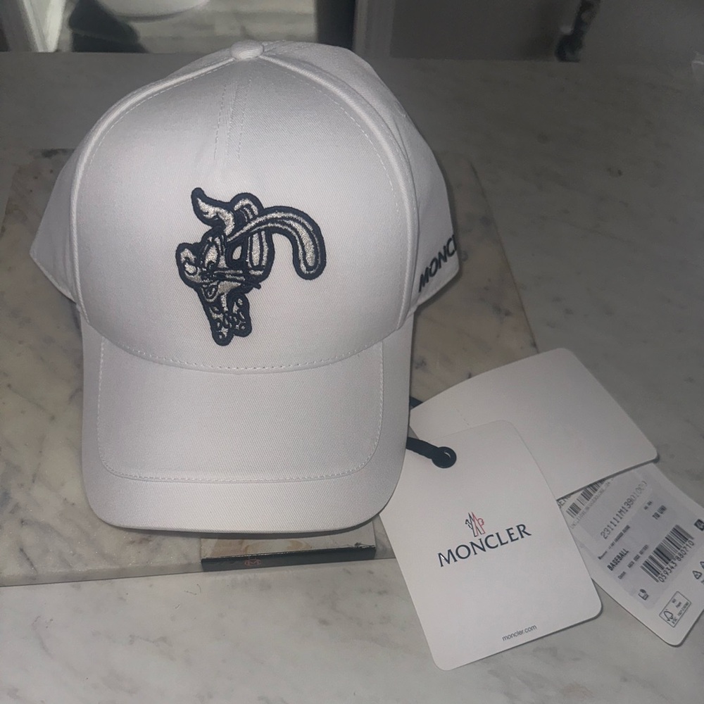 Moncler x Disney roger rabbit brand new